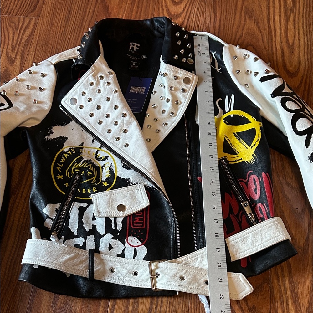 NWT RedFox Black White Graffiti Studded Moto Cropped Faux Leather Jacket Size S - Picture 9 of 14